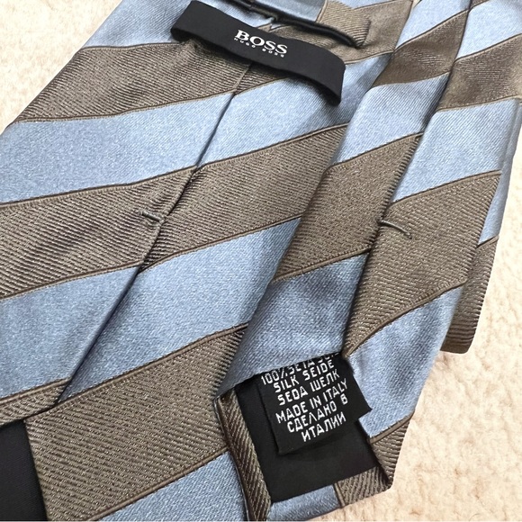 Hugo Boss Silk Tie - Picture 3 of 3